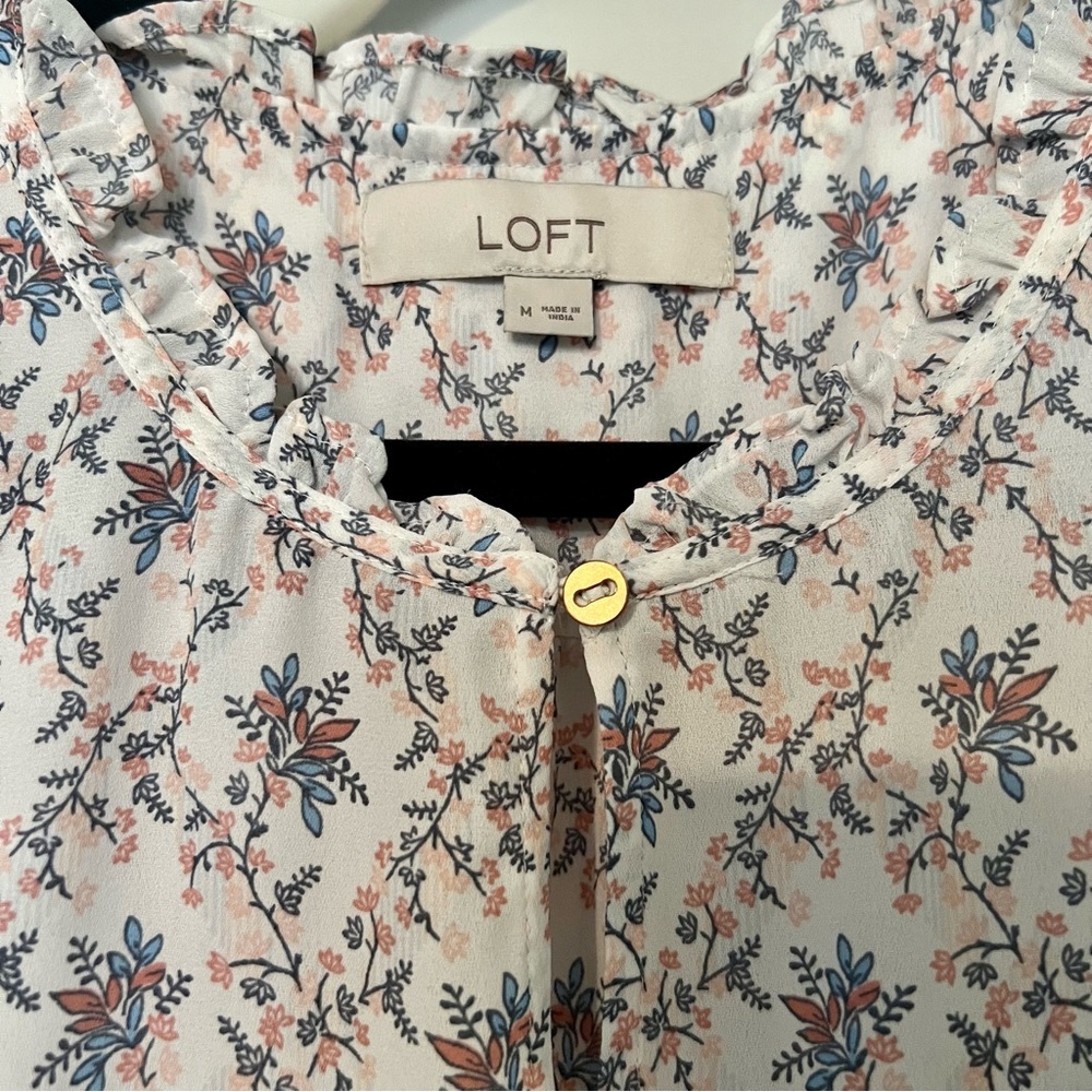 LOFT Blouse - Like New - Picture 4 of 7
